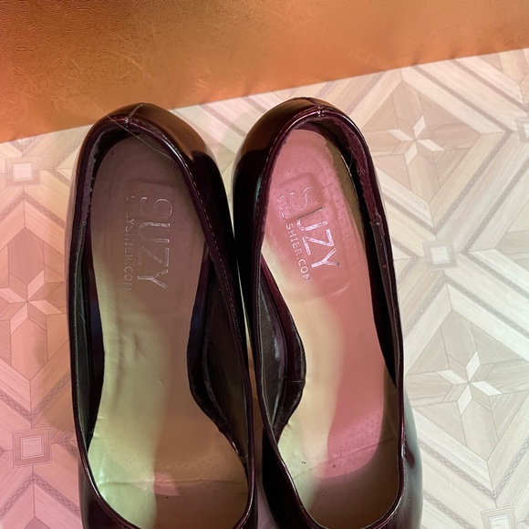 Suzy shier Pretty Plum Pumps - Picture 2 of 5